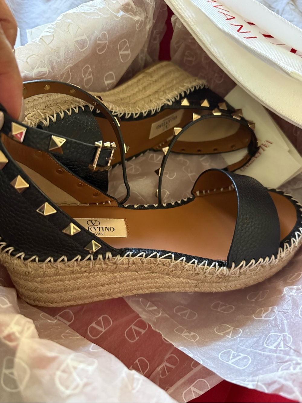 NEW Valentino Garavani rockstud Black Leather Espadrille Wedge Sandals